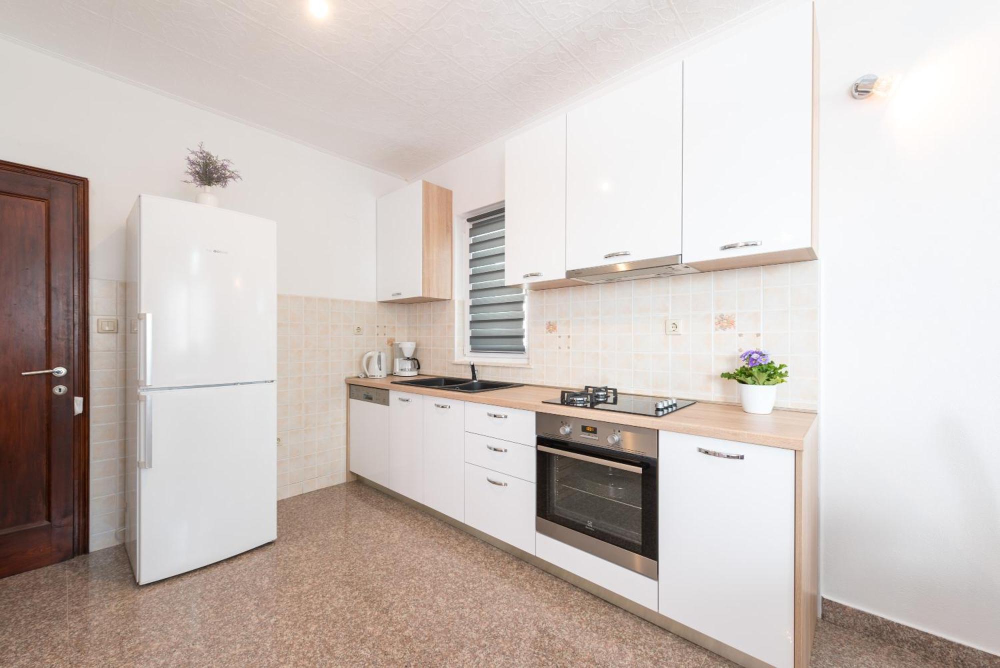 Luxury Apartment With Garden Jacuzzi And Wellness Trogir Extérieur photo