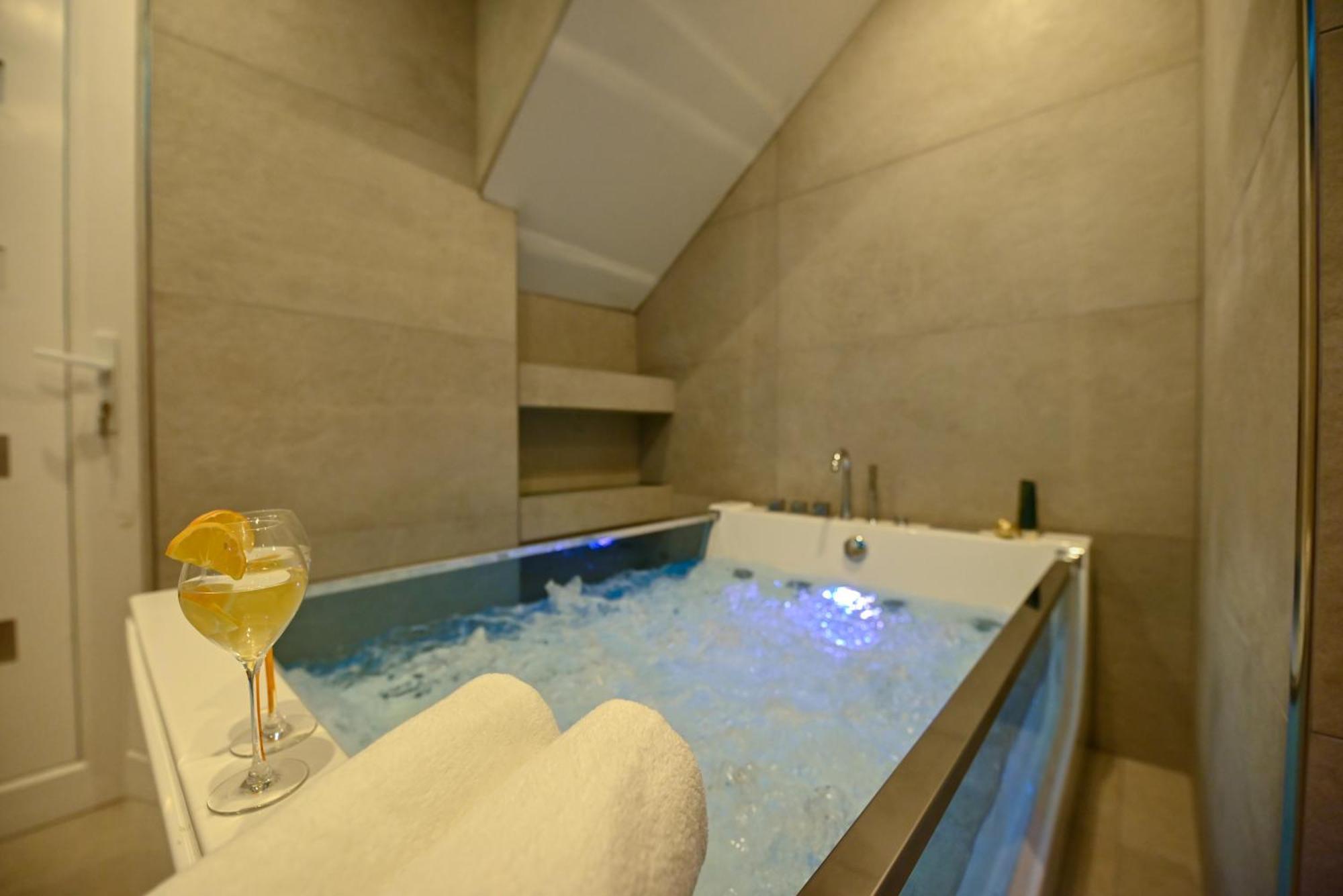 Luxury Apartment With Garden Jacuzzi And Wellness Trogir Extérieur photo
