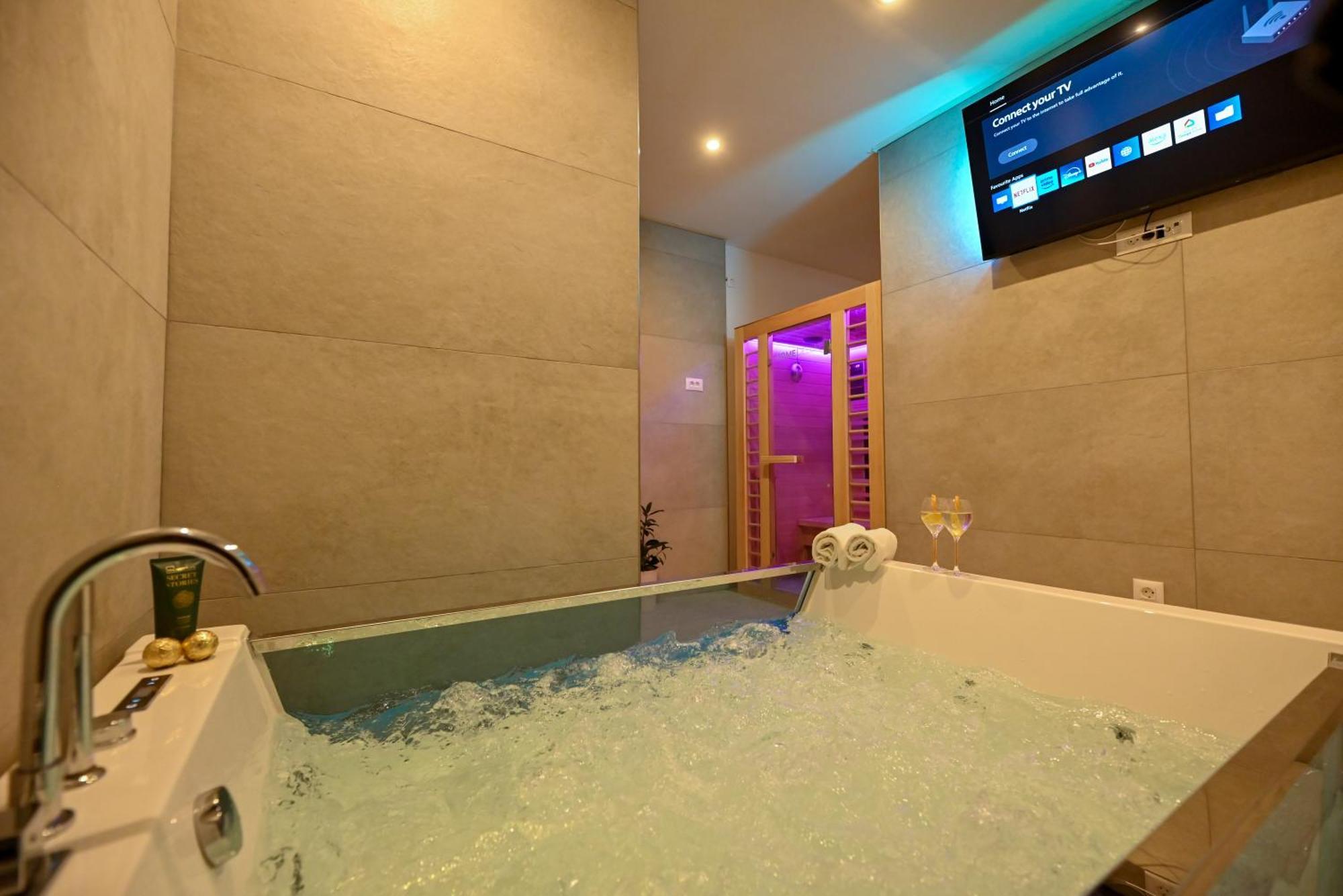 Luxury Apartment With Garden Jacuzzi And Wellness Trogir Extérieur photo