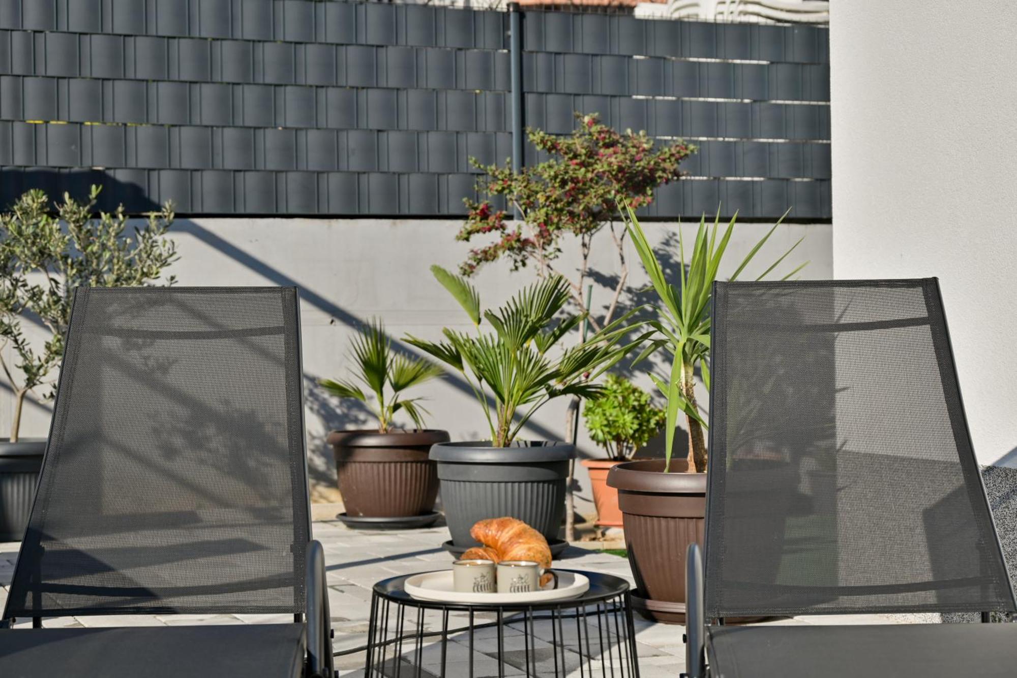 Luxury Apartment With Garden Jacuzzi And Wellness Trogir Extérieur photo