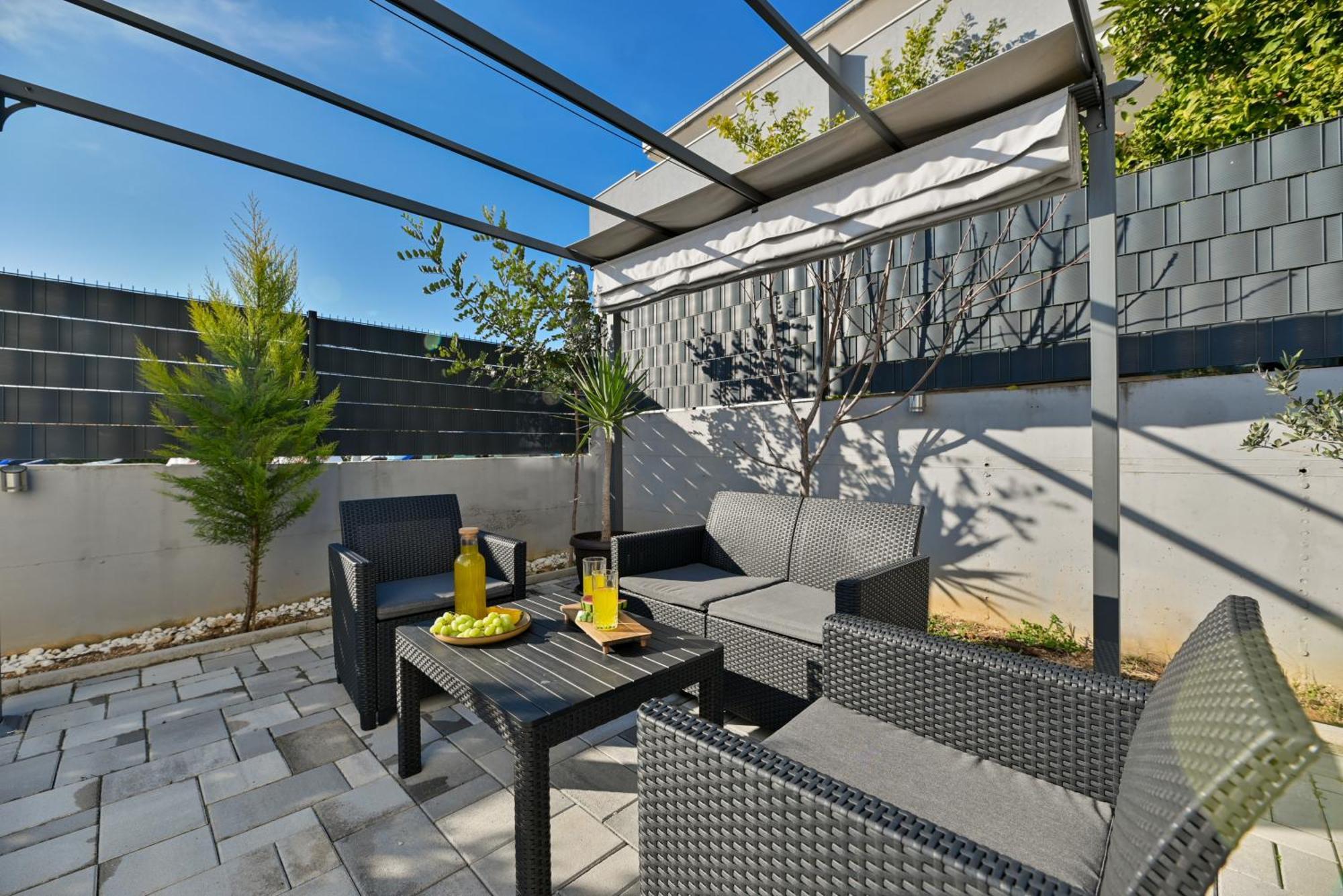 Luxury Apartment With Garden Jacuzzi And Wellness Trogir Extérieur photo