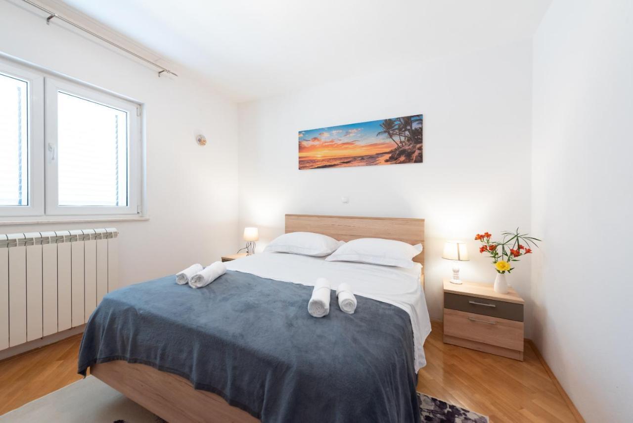 Luxury Apartment With Garden Jacuzzi And Wellness Trogir Extérieur photo