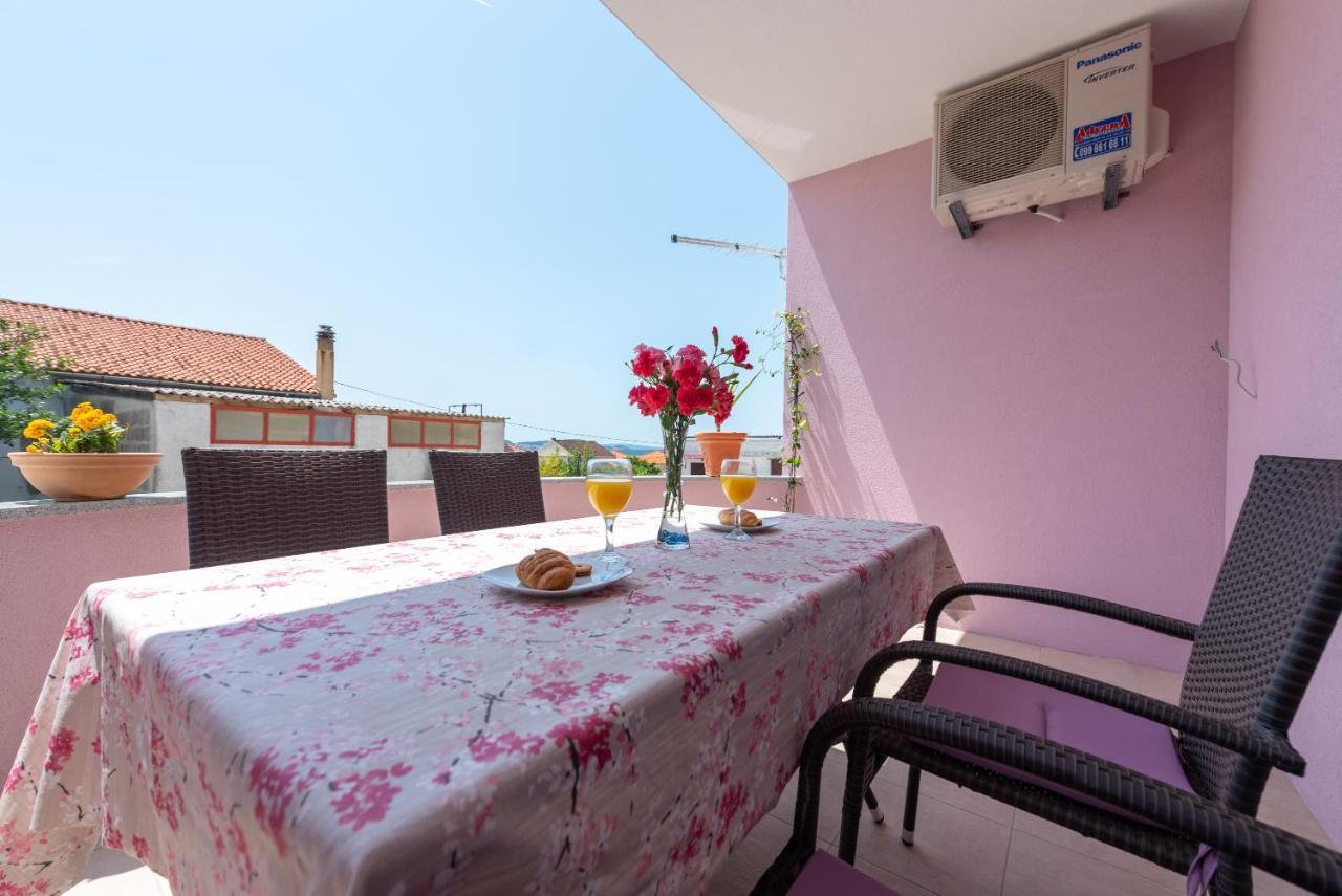 Luxury Apartment With Garden Jacuzzi And Wellness Trogir Extérieur photo