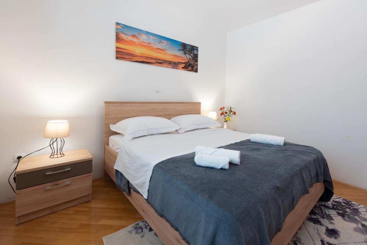Luxury Apartment With Garden Jacuzzi And Wellness Trogir Extérieur photo